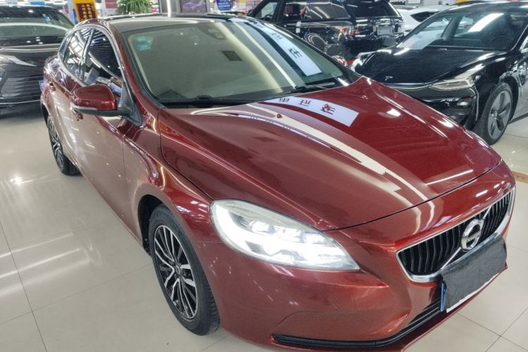 Used Volvo V40 2018 T3 Zhiyi Edition

