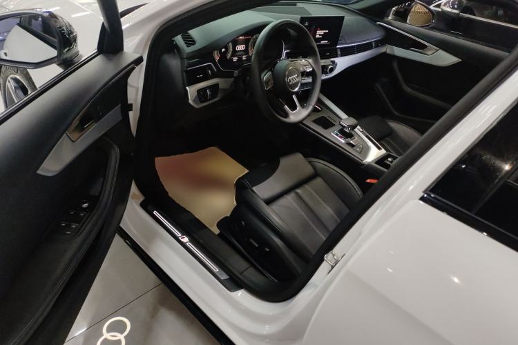 Used Audi A4L 2022 40 TFSI Luxury Dynamic Model