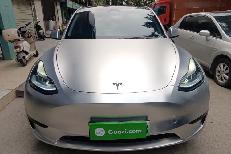 Used Tesla Model Y 2023 Rear-Wheel-Drive Version Front