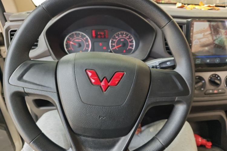 Used Wuling Hongguang V 2022 1.5L Jingqu Edition Electric-Assist LAR
