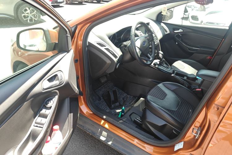 Used Ford Focus 2015 Hatchback EcoBoost 125 Automatic Supreme Style Edition
