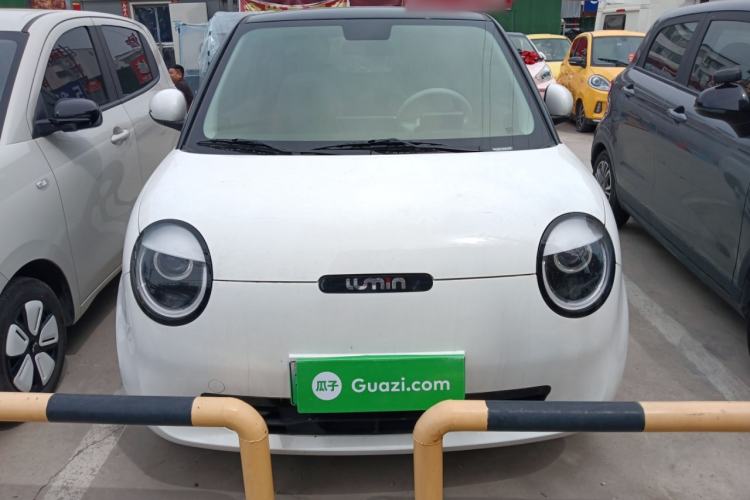 Used CHANGAN NEVO Lumin 2024 205km Orange Wind Edition Front