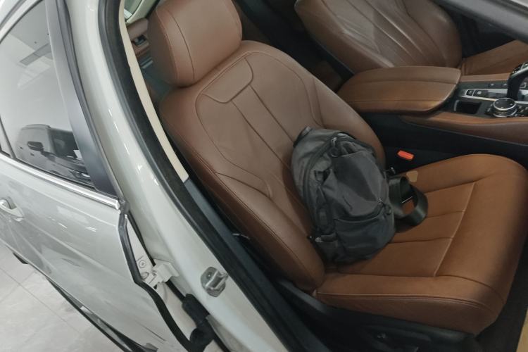 Used BMW X6 2015 xDrive35i Leading Model Right Front Seat