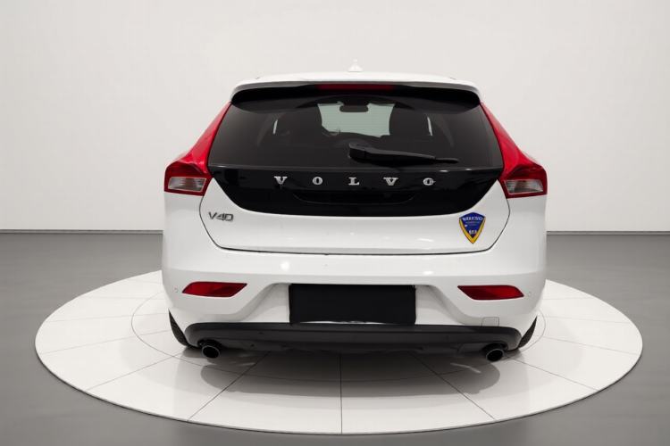 Used Volvo V40 2015 1.6T Zhiya Edition
