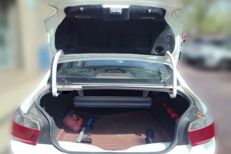 Used Citroen Elysee 2015 Zhishang Edition 1.6L Manual Fashion Model Trunk