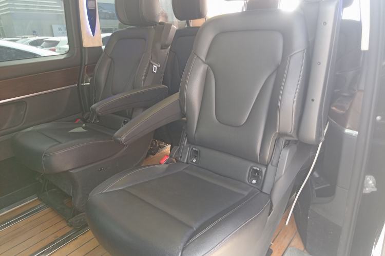 Used Mercedes-Benz V-Class 2020 V 260 Avantgarde Edition
