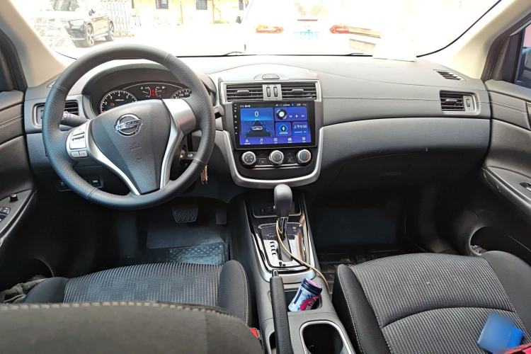 Used Nissan Tiida 2023 1.6L CVT Cool Dynamic Edition Center Console