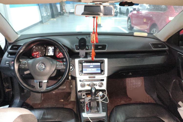 Used Volkswagen Magotan 2013 1.8TSI Luxury Model Center Console