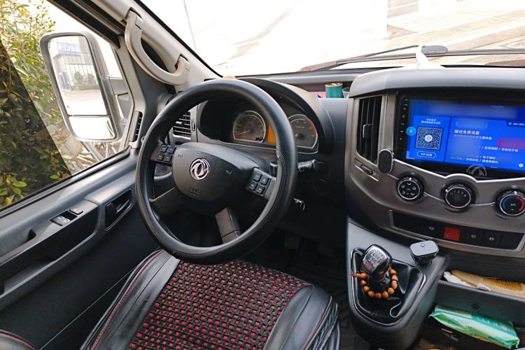 Used Dongfeng Yufeng 2021 2.4T Rear-Drive Logistics Vehicle Long Wheelbase High Roof Dual Rear Tires 6–9 Seats China VI Emission Standard YCY24140-60
