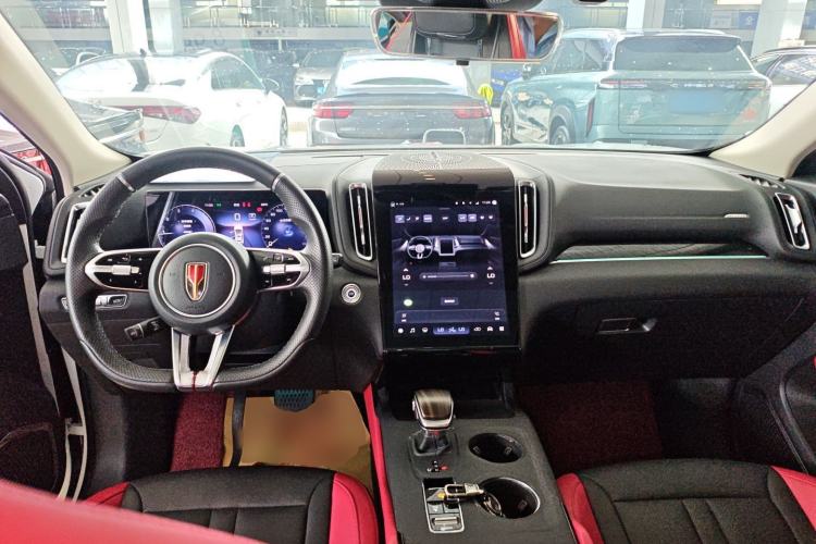 Used Hongqi HS3 2023 1.5T Two-Wheel Drive Shanwei Edition Center Console