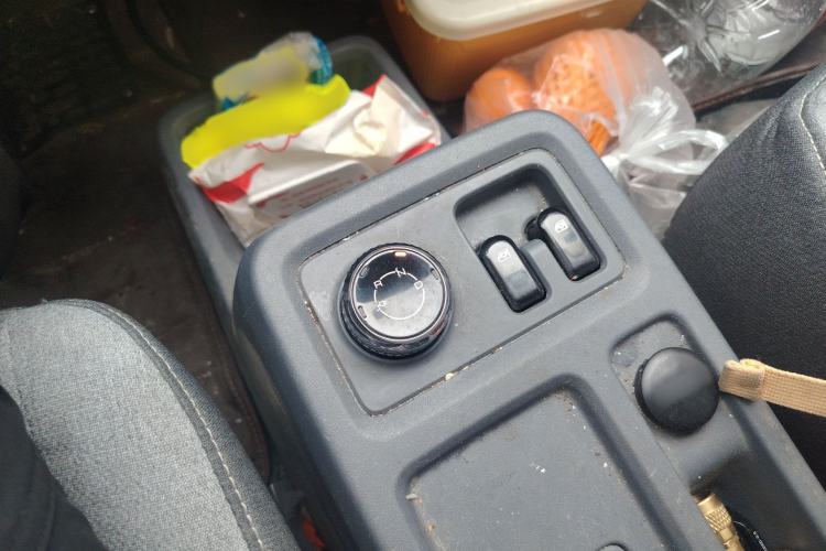 Used Wuling Yangguang 2024 300KM Comfort Version Passenger Van 75kW
