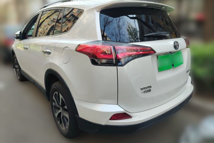 Used Toyota RAV4 2016 2.0L CVT Two-Wheel Drive Comfort Edition China V Standard

