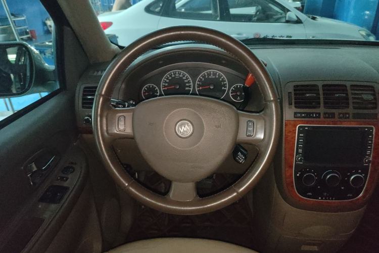 Used Buick GL8 2011 2.4L LT Executive Edition