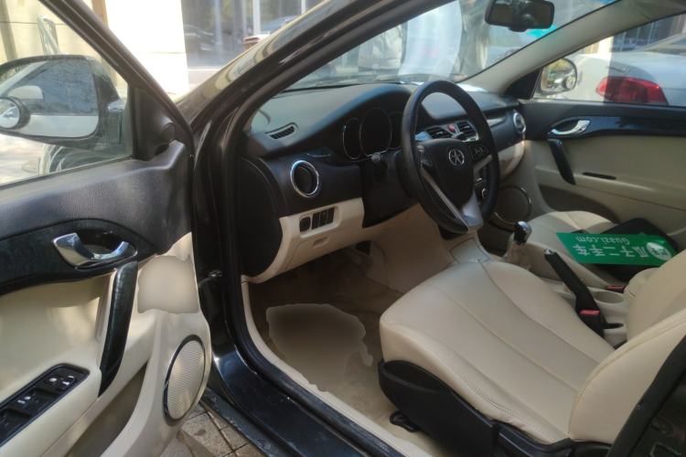 Used JAC Group Heyue 2012 1.5L Manual Business Luxury Edition
