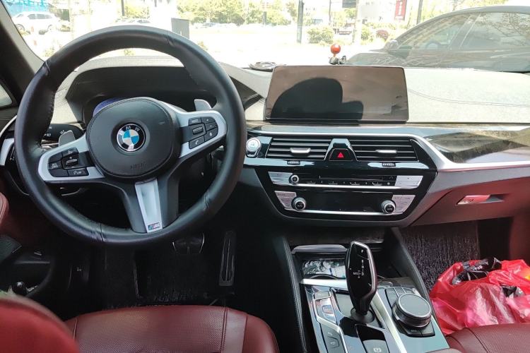 Used BMW 5 Series 2019 530Li Luxury Edition M Sport Package Interior 2