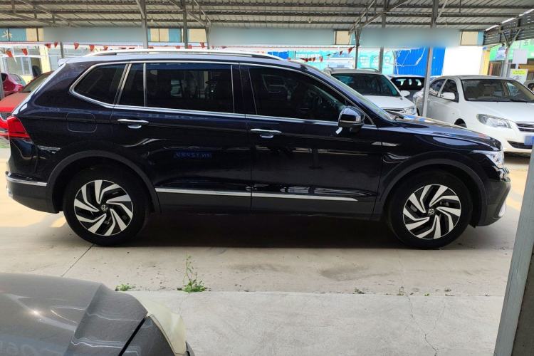 Used Volkswagen Tiguan L 2023 300TSI Automatic Two-Wheel Drive Smart Edition
