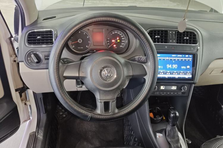Used Volkswagen Polo 2011 1.6L Automatic ZhiShang Version Steering Wheel