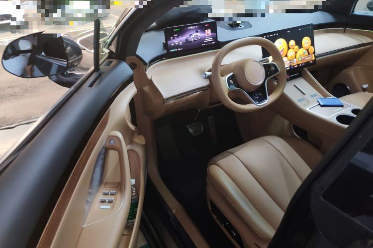 Used Hima Luxeed R7 2024 All-Electric 667 km Max
