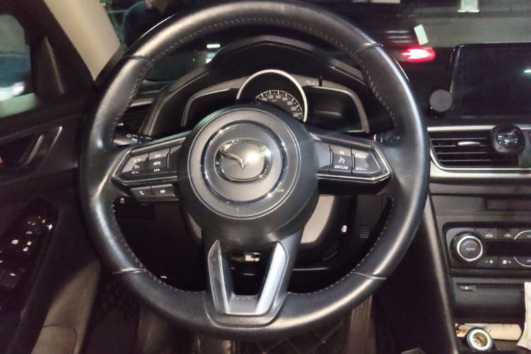 Used Mazda 3 Axela 2017 Sedan 1.5L Automatic Luxury Model Emission Standard China V Steering Wheel