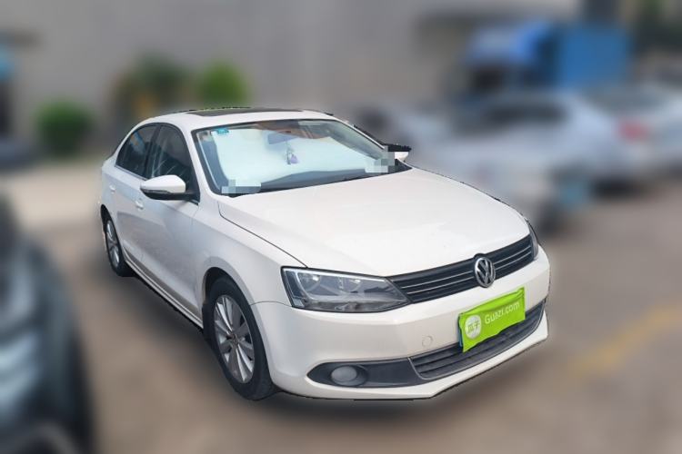 Used Volkswagen Sagitar 2014 1.6L Manual Comfort Model Front Right 45 Deg