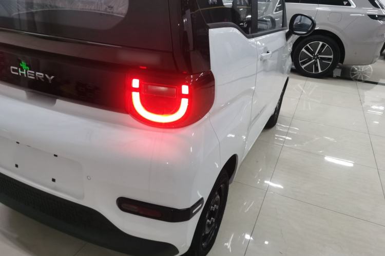 Used Chery QQ Ice Cream 2025 155km Sundae Edition Right Rear Taillight