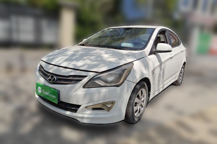 Used Hyundai Verna (older generation) 2014 1.4L Manual Smart GLS Trim