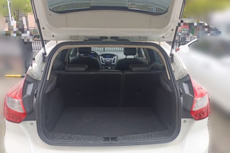 Used Ford Focus 2012 Hatchback 2.0L Automatic Luxury Sport Model Trunk