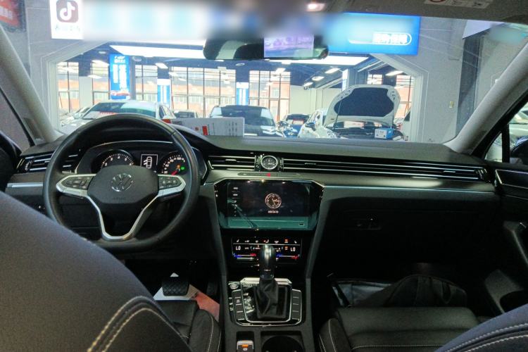 Used Volkswagen Magotan 2020 330TSI DSG Leading Model Center Console