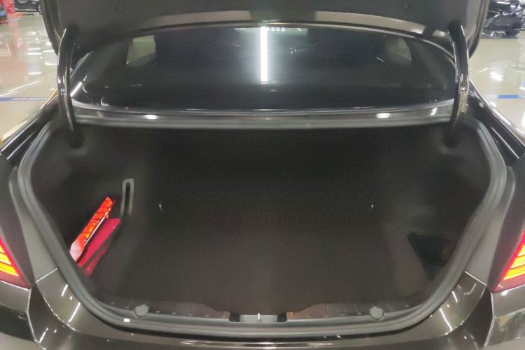 Used BMW 5 Series 2014 525Li Leading Model