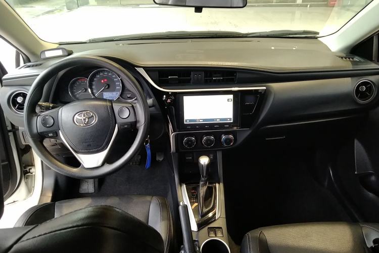 Used Toyota Levin 2017 Revised 185T CVT Leading Edition China V Standard Center Console