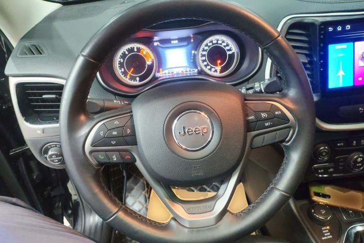 Used Jeep Cherokee 2020 2.0T Four-Wheel Drive Elite Edition Steering Wheel