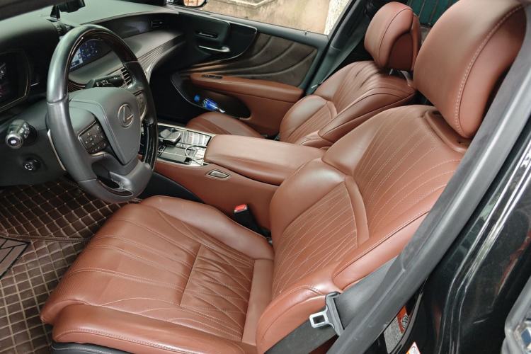 Used Lexus LS 2018 500h Executive Edition China VI