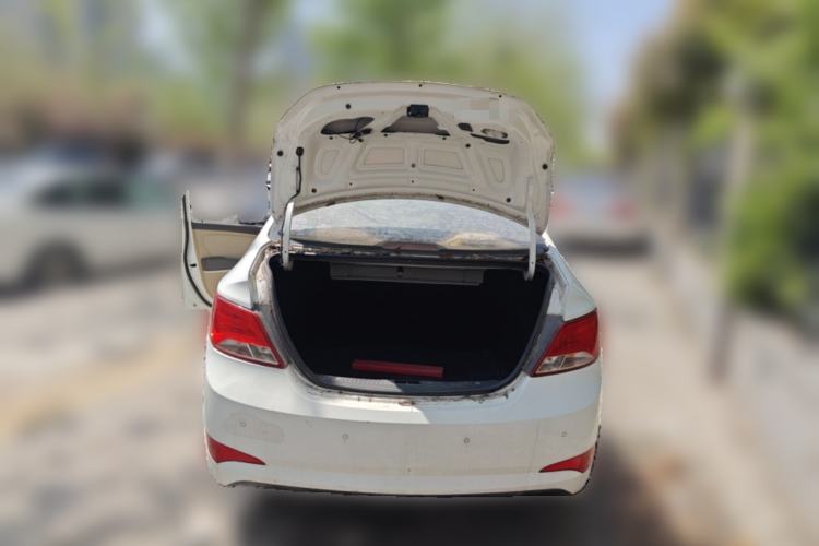 Used Hyundai Verna (older generation) 2014 1.4L Manual Smart GLS Trim Trunk