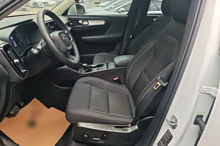 Used Volvo XC40 2022 T4 Four-Wheel Drive Smart & Stylish Edition
