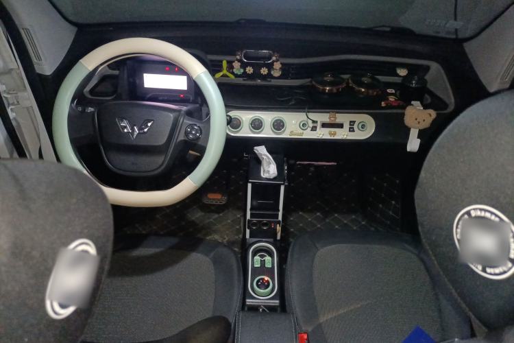 Used Wuling Hongguang MINIEV 2022 Easy Version Lithium-NMC Center Console