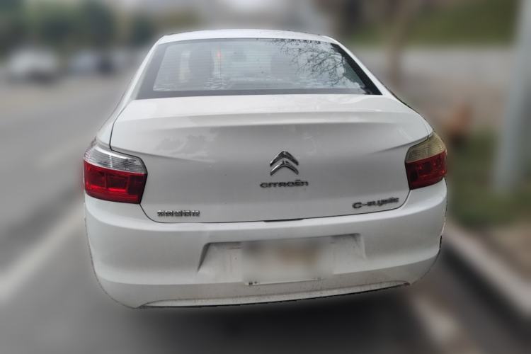 Used Citroen Elysee 2015 Zhishang Edition 1.6L Manual Fashion Model
