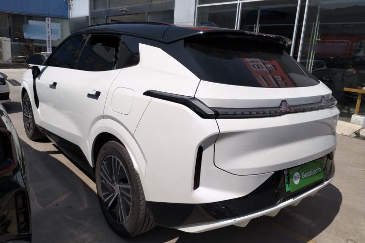 Used Lynk & Co 08 EM-P 2025 120km Long-Range Pro