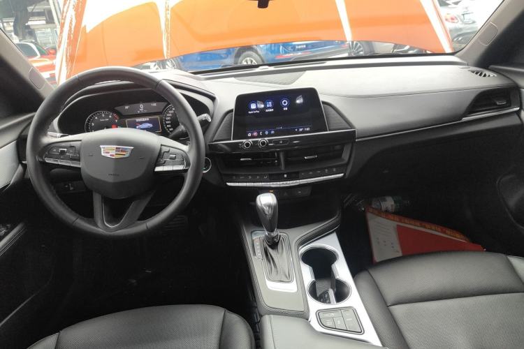 Used Cadillac CT4 2023 25T Luxury Model Center Console