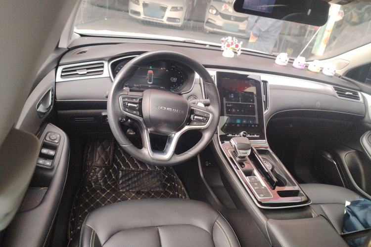 Used Roewe i6 MAX 2020 300TGI Automatic "Swell Cool Smart Drive" Edition Center Console