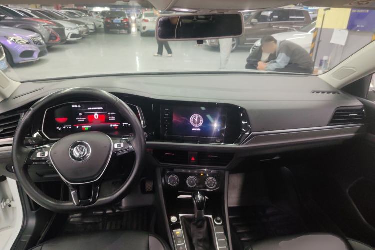 Used Volkswagen Sagitar 2021 280TSI DSG Comfort Connect Edition Center Console