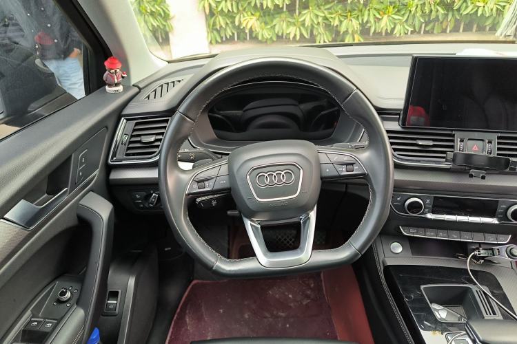 Used Audi Q5L Sportback 2022 40 TFSI Luxury Model Steering Wheel