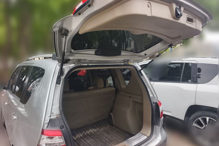 Used Nissan Livina 2013 1.6XE Manual Comfort Edition