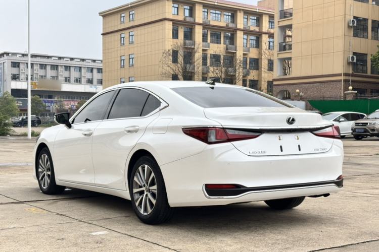 Used Lexus ES 2020 260 Excellence Edition
