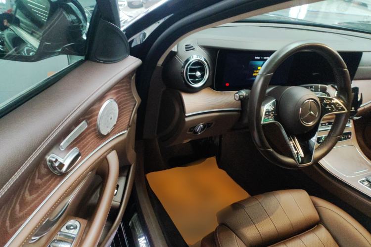 Used Mercedes-Benz E-Class 2022 Second Facelift E 300 L Fashion Edition
