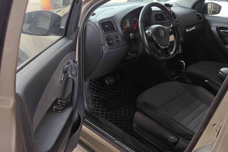 Used Volkswagen Polo 2014 1.6L Cross Polo Automatic