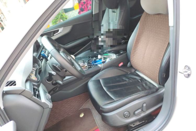 Used Audi A4L 2017 40 TFSI Ambition Edition
