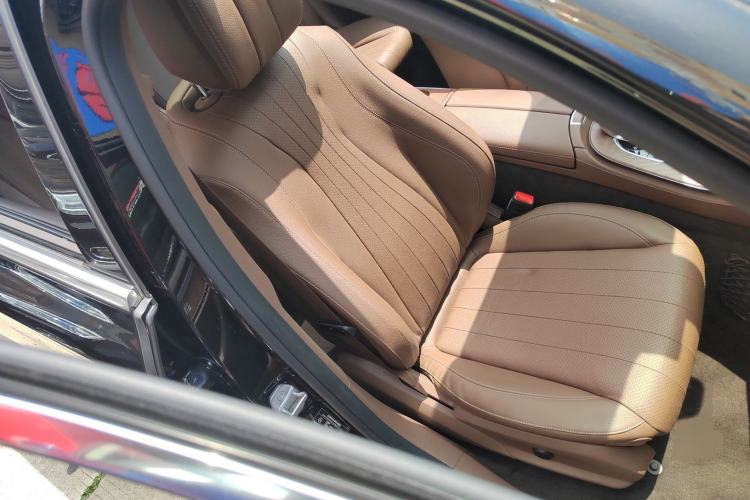 Used Mercedes-Benz E-Class 2018 Facelift E 300 L Luxury Edition Right Front Seat