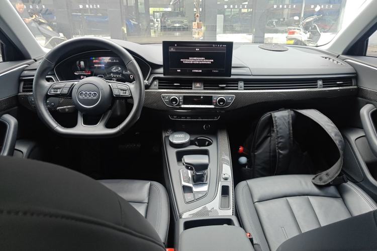 Used Audi A4 2022 Avant 40 TFSI Fashion Dynamic Model Center Console