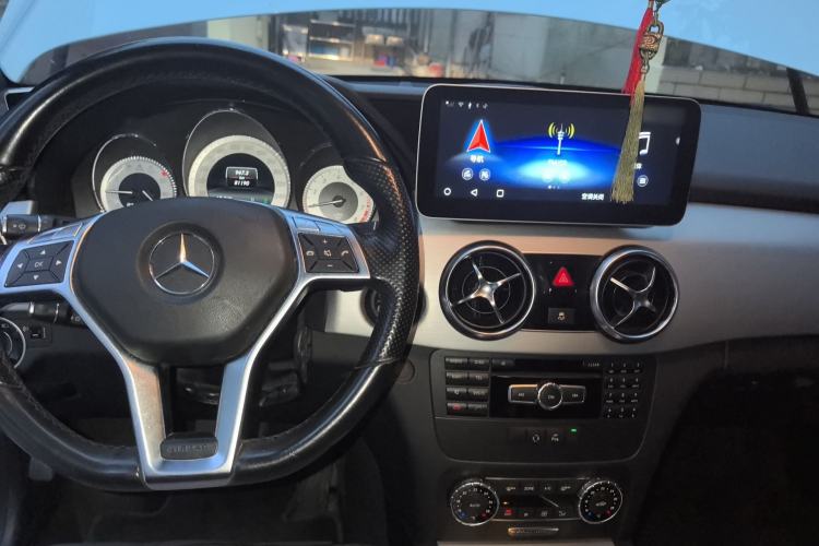 Used Mercedes-Benz GLK-Class 2015 GLK 260 4MATIC Dynamic Edition Ultimate Version Center Console