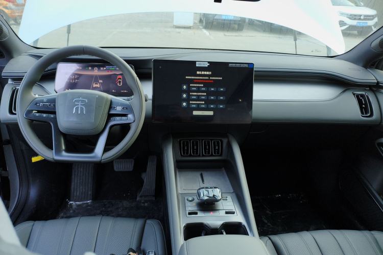 Used BYD Song L EV 2025 662 km Ultra-Range Version
